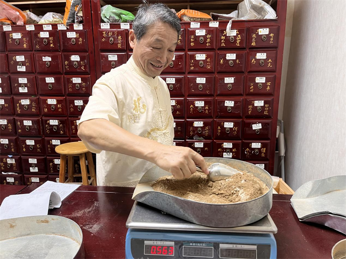 “男科专家”张幼玲提醒：切勿盲目补肾
