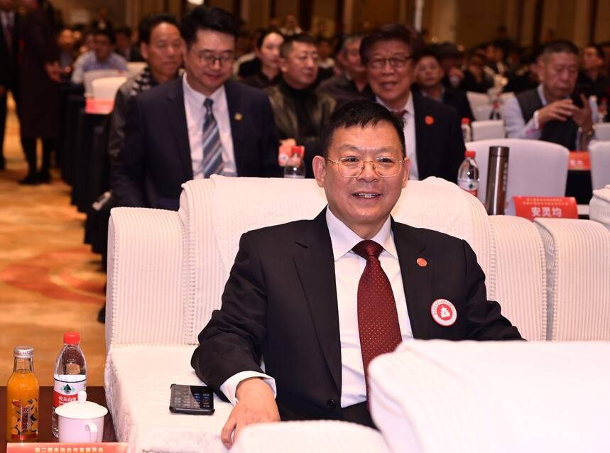 第二届央地合作发展大会在京举行 书画艺术赋能政企融合新篇章