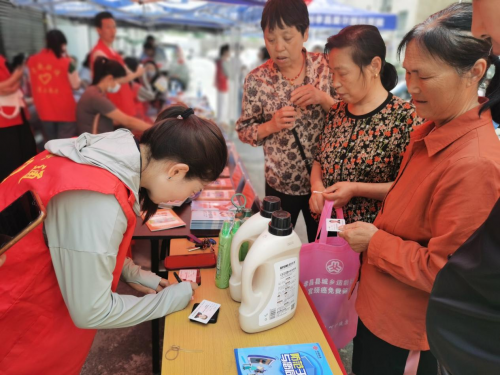 我为群众办实事 联通“志愿红”绘制最靓的底色