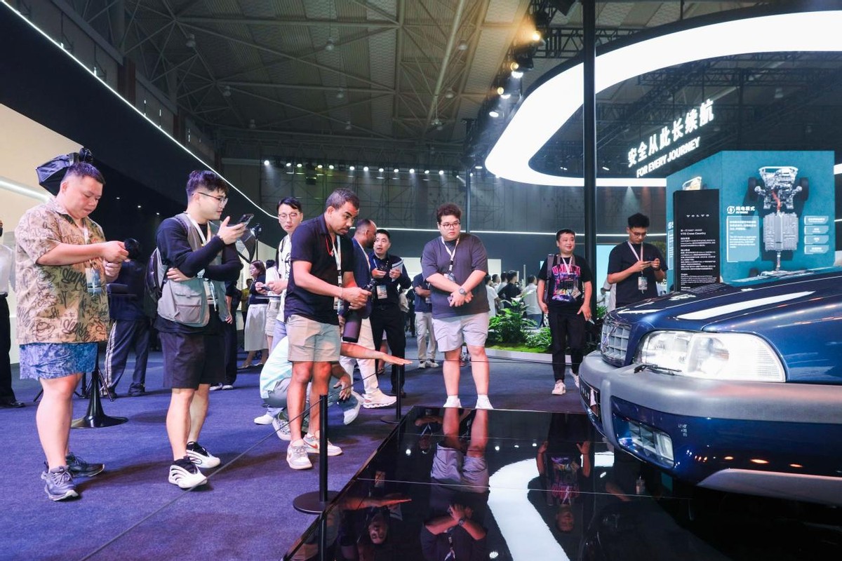 七种混动模式！沃尔沃全新XC70预售价29.99万元起，高效动力助力订单增长