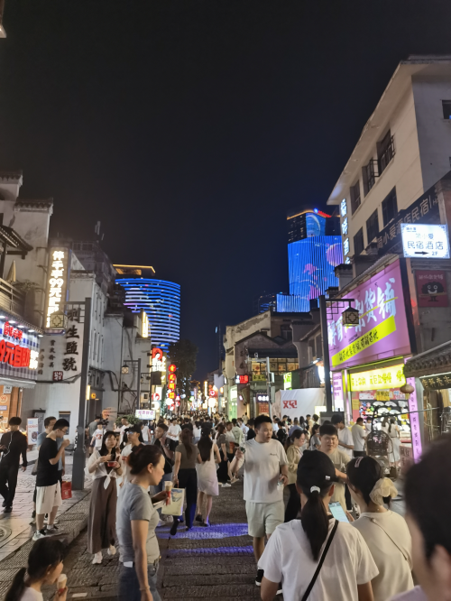长沙美食小吃指南：五一广场到太平老街，国庆假期这样吃才地道