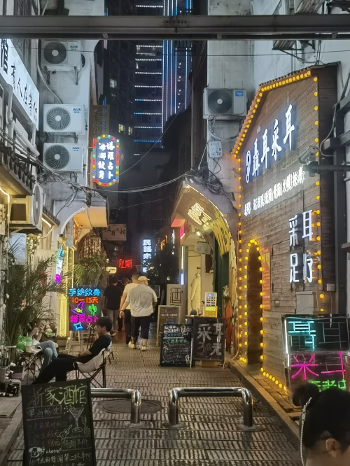 长沙美食小吃指南：五一广场到太平老街，国庆假期这样吃才地道