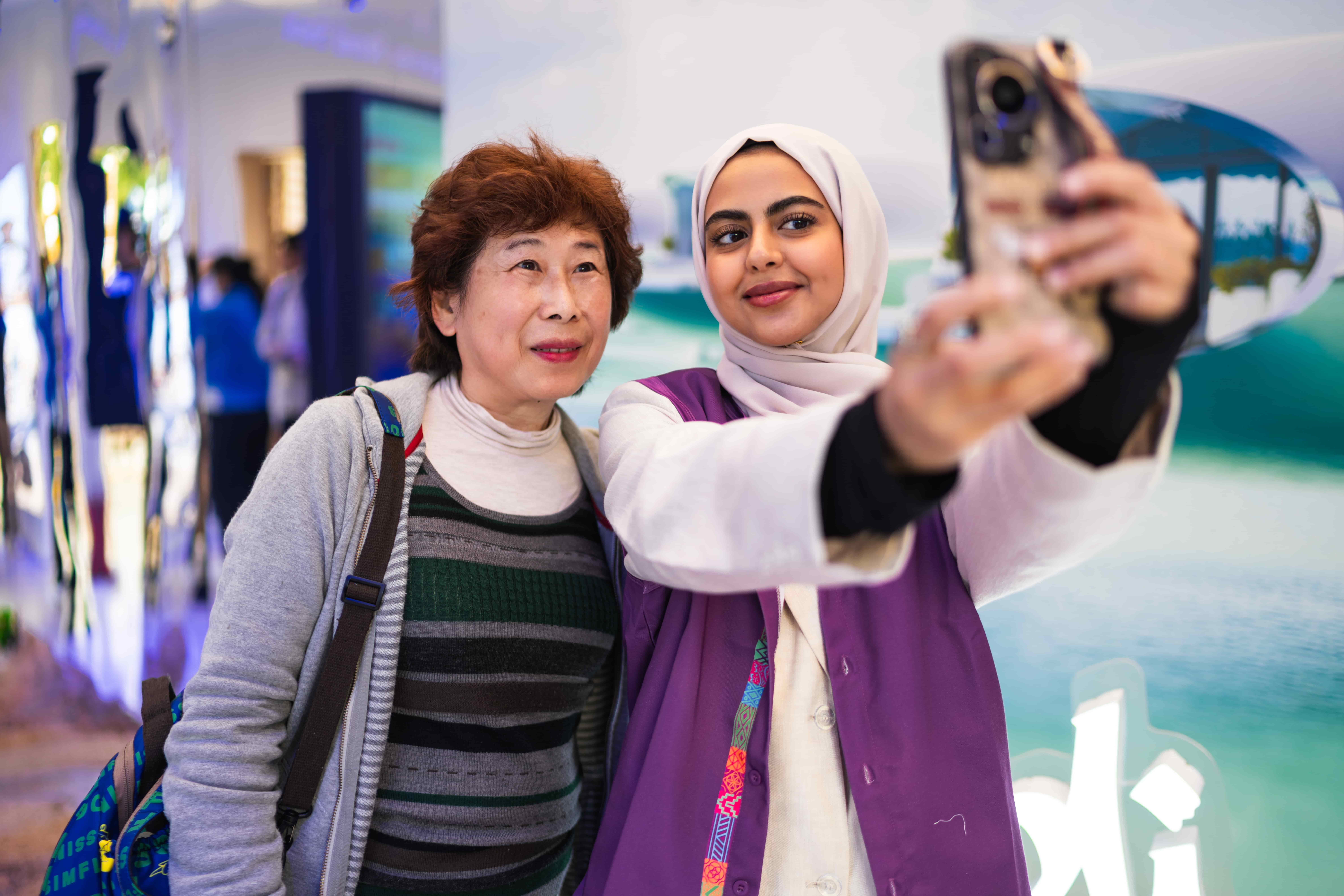 “沙特小镇”空降上海首日人气爆棚！沉浸式感受沙特地道生活，精彩体验抢先看