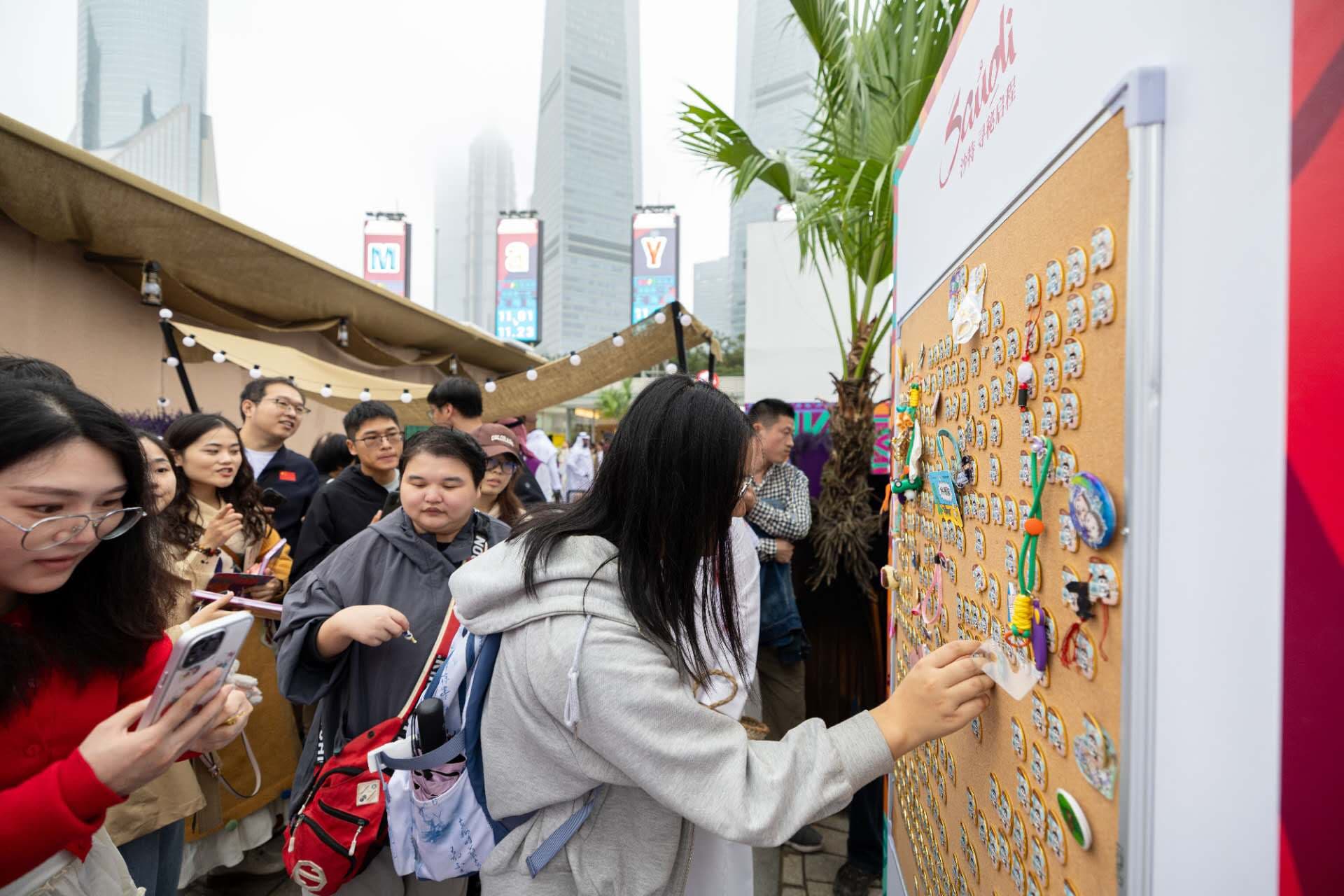 “沙特小镇”空降上海首日人气爆棚！沉浸式感受沙特地道生活，精彩体验抢先看